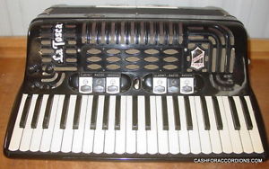 LA TOSCA BIVIANO SPECIAL III TONE CHAMBER ACCORDION W/ THE CASE AND STRAPS