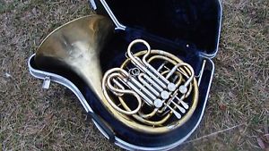 SELMER   (BACH)  DOUBLE FRENCH MADE USA COMPRESSION GOOD  CLEANED DISSINFECTED