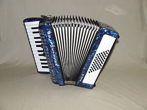 Weltmeister Akkordeon Perle 48 blau