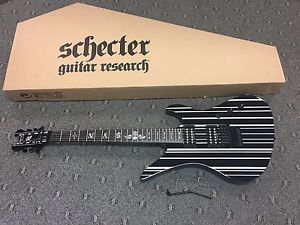 Schecter Synyster Gates Standard Gloss Black w/Silver Pinstripes #28
