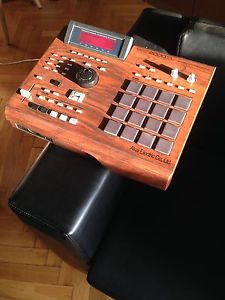 AKAI MPC 2000XL CUSTOM WOODSTYLE MIDI PRODUCTION CENTER+RED DISPLAY+CFREADER