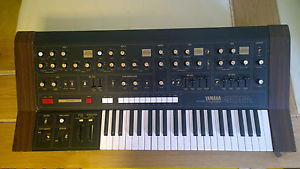 Yamaha CS-40M duophoner analoger Synthesizer