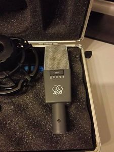 AKG C 414 B XLS  PARI AL NUOVO