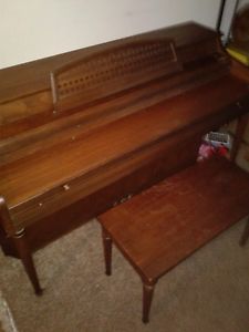 1980 1981 Whitney by Kimball upright Piano