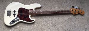 Fender Classic Series '60s Jazz Bass Olympic White