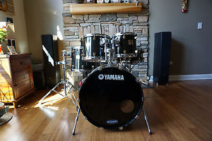 Yamaha maple custom  gold lugs- black maple