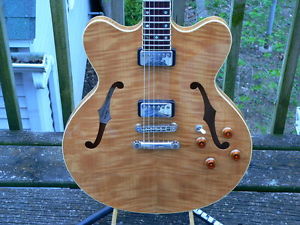 Hofner Verythin Standard, natural, semihollow, MIG, OHSC, 335-ish