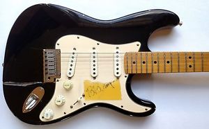 Fender American Standard Strat W/CASE 1989 USA Autographed Memorabilia
