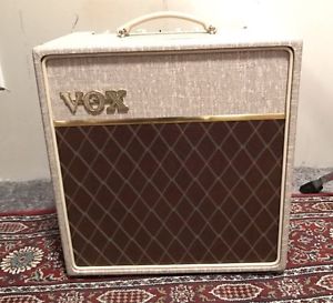 Vox ac4hw1 Amplifier With Cover And Footswitch AC4 Hand Wired 12" Celestion Amp