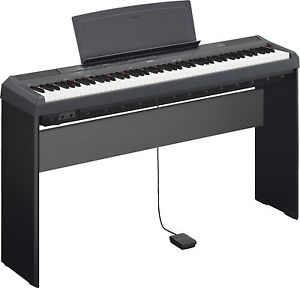 Yamaha P-115B Digitalpiano in schwarz Bundle IV mit Designständer