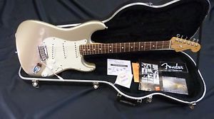 Fender USA Stratocaster 2000/01 Inca Silver inc Fender Red Label Hard Case