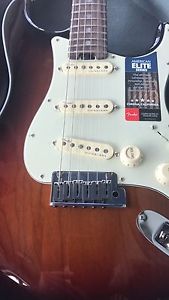 Fender American Elite Stratocaster FREE SHIPPING WITH BIN