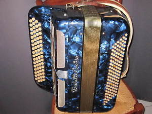 Accordeon  chromatique fratelli crosio bleu disponible sur le morbihan
