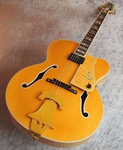 Heritage American Eagle Natural Used  w/ Hard case