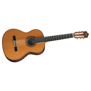 RAMIREZ R 4 E PLUS CON ESTUCHE DURO GUITARRA CLÁSICA