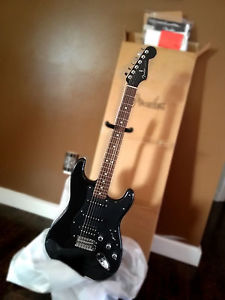 *** RARE / NEW *** - "BLACK BEAUTY" - Fender Stratocaster Standard HSS - FSR NOS