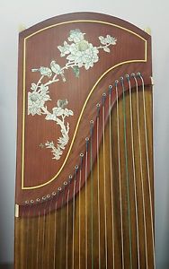 LAST!  Authentic brand new dunhuang first factory guzheng 敦煌一厂古筝 694L was $980!