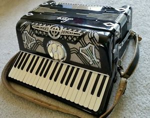 Lira Centromatic Accordian 1950's vintage antique model 10