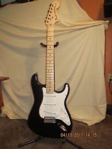 Fender Strat Highway One  Electric Guitar