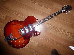 Silvertone guitar 1454 100% original VERY NICE SHAPE ORIG.CASE DeArmond Pickups
