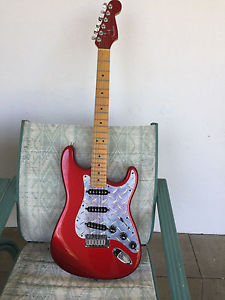 1995 FENDER STRATOCASTER, VERY GOOD CONDITION, FENDER HARDCASE