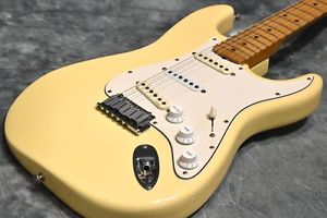 Fender Yngwie Malmsteen Stratocaster Vintage White Electric Guitar Free shipping