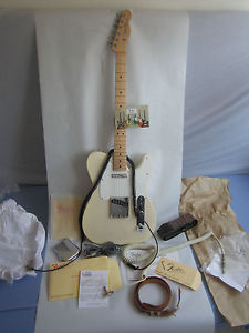'12 Fender A.V.'64 Telecaster, blnd, pre-CBS specs., Musikraft Maple Cap, GigBag