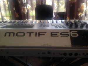 Yamaha MOTIF ES6 Keyboard Synthesizer