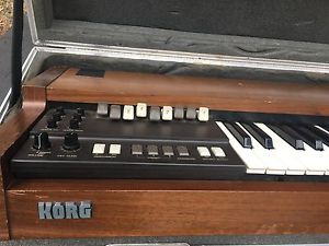 Korg CX3 organ with Calzone Flight case.