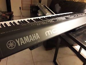 Yamaha MOX8 Keyboard Synthesizer