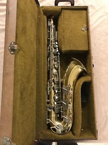 Yamaha YTS-21 Tenor Sax and Case