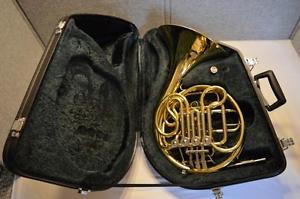 YAMAHA YHR-567 GEYER SERIES INTERMEDIATE DOUBLE FRENCH HORN - EXCELLENT PLAYER