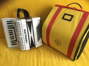 Akkordeon Fröhlich Mozart wie Neu!