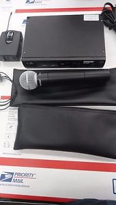Shure ULXS124/85 Wireless Handheld / Lavalier Combo System J1