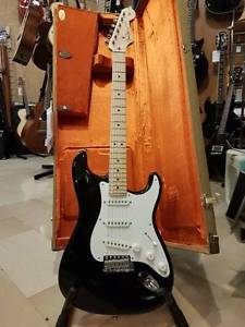 DEFENSA COSTUMBRE SHOP ERIC CLAPTON NEGRO GUITARRA ELÉCTRICA