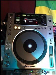 2 Pioneer CDJ-850 Multi-Format Media CD/MP3 Player With USB (PAIR)