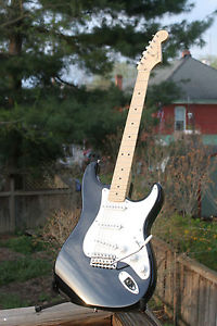 2004 Fender USA Eric Clapton Signature Stratocaster "Blackie" - Tweed Case