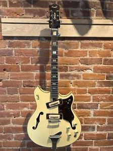 Kent 820 Thinline 1967 Vintage White Electric Hollow Guitar