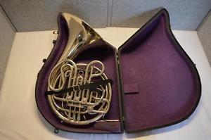 VINTAGE HOLTON H179 FARKAS SERIES FIXED BELL DOUBLE HORN - EXCELLENT PLAYER