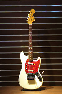 FENDER Made in USA1966 Mustang White Vintage E-Guitar Free Shipping