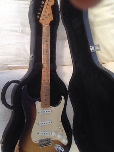 Fender Stratocaster Road Worn Series two tone sunburst 50s
