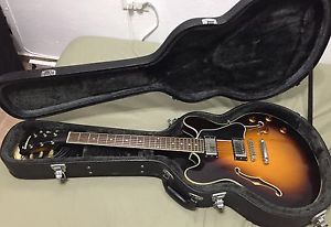 Eastman handcrafted electric guitar semi hollow body with hard case