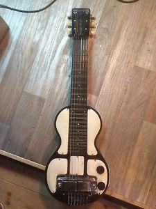 Rickenbacher /  Rickenbacker B6 Bakelite Lapsteel 1940er Jahre