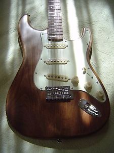 VV: TOTALLY AMAZING custom built Fender Stratocaster, bag, great deal, READ THIS