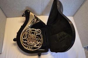 HOLTON H379 INTERMEDIATE DOUBLE FRENCH HORN - EXC. PLAYING & COSMETIC CONDITION