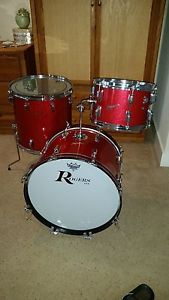 VINTAGE ROGERS HOLIDAY DRUM KIT