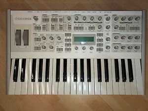 Access Virus TI Polar Synthesizer-Topzustand inkl. Originaltasche