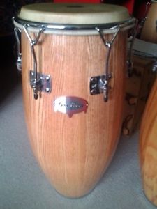 Alex Aucana _ Gon Bops _ congas _ Bongos