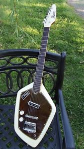 Vintage 1968 DOMINO CALIFORNIAN electric guitar  22 fret   great for STEAM PUNK