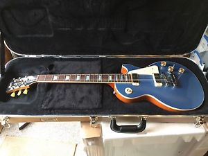 gibson les paul deluxe In Pelham Blue